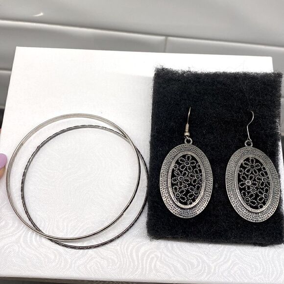 Earring & Bracelet Bundle   - Picture 2 of 2